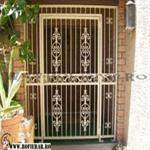 Grilaj metalic usa pret (28)